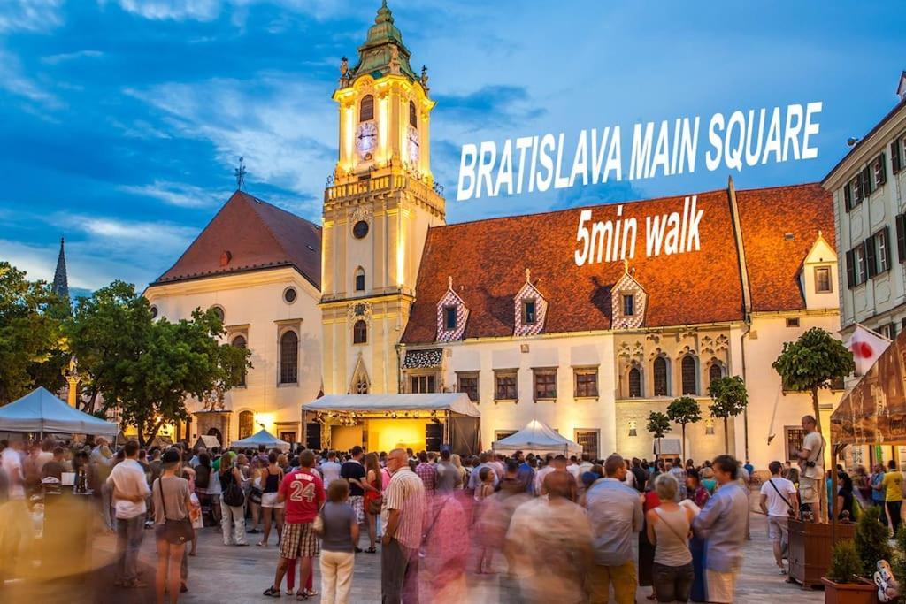 Gorgeous City Center Apartment In Bratislava With Free Parking Экстерьер фото