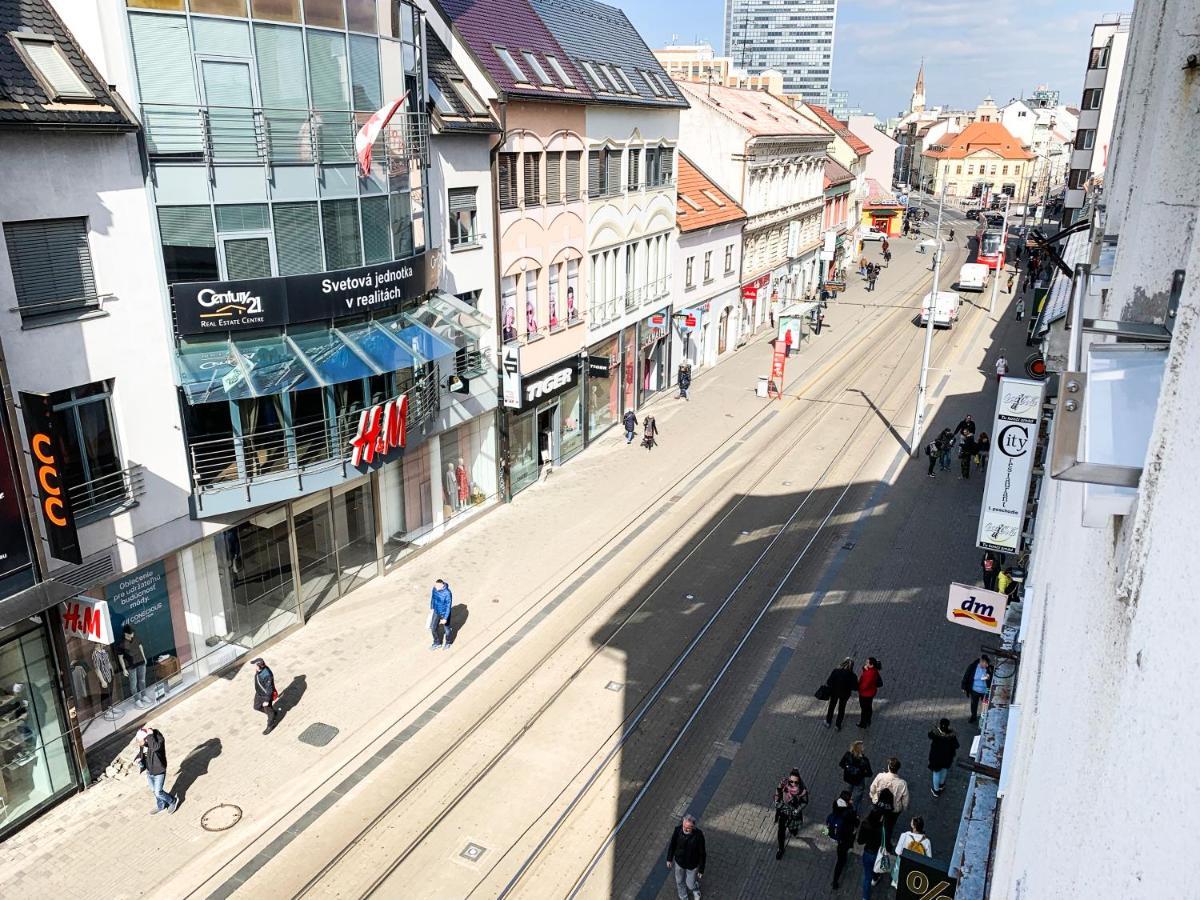 Gorgeous City Center Apartment In Bratislava With Free Parking Экстерьер фото
