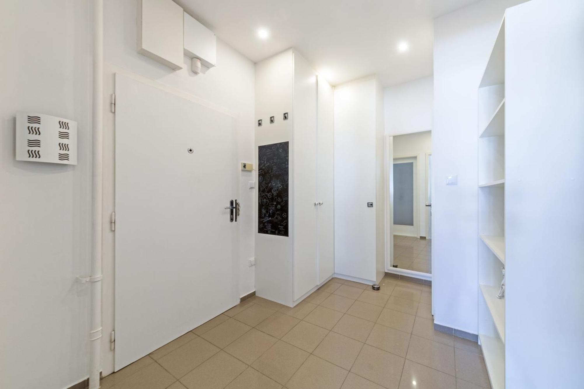 Gorgeous City Center Apartment In Bratislava With Free Parking Экстерьер фото