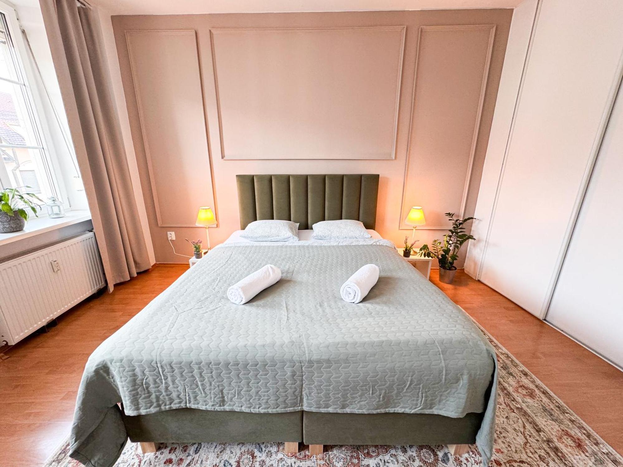Gorgeous City Center Apartment In Bratislava With Free Parking Экстерьер фото
